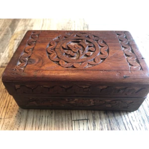 "Caja de baratijas de madera tallada de colección joyería terciopelo de madera forrado marrón 6,5""x 2,5" - Imagen 1 de 9