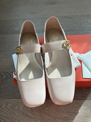 NUEVO EN CAJA Auténticas Bailarinas Planas Valentino Garavani Logo Cuero Mary Jane 40.5 Foto 1 de 4