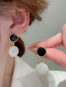 Womens Gold Metal White Black Round Dangle Drop Decor Earrings Evening Party - Picture 1 of 3