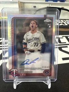 2025 Topps Chrome Brooke Lee Refractor RC Auto /499 - Bild 1 von 3