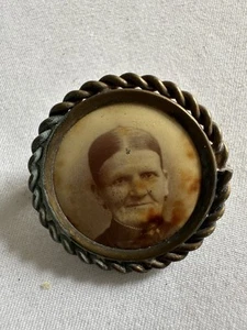 Victorian Gold Plated Mourning Brooch / Antique Photo Picture Pin B18 - Picture 1 of 2