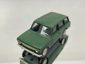 USSR? CCCP? FIAT LADA 124 STATION - PLASTIC -GREEN 1:43 extr rare- POOR - 507 - Imagen 1 de 7