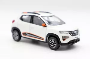 Modellino auto giocattolo Norev Collectors 1/43 Dacia Spring bianco in lega pressofusa - Foto 1 di 24