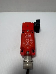 Allen-Bradley Guardmaster MT-GD2 Safety Interlock Switch – 440K-MT55029 Ser B - Picture 1 of 2