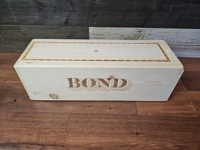 Caja de vino de madera Bond Pluribus Foto 1 de 3