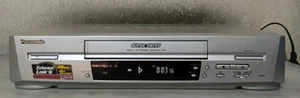 PANASONIC VIDEOREGISTRATORE SUPER VHS 6 CON TELECOMANDO - Foto 1 di 8