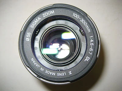 Sigma 100-300mm 1:4.5-6.7 DL Zoom Lens For Canon - Image 1 of 4