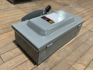 Square D D223N Fusible Safety Disconnect Switch 100A 240VAC 2P Type 1 Enclosure - Picture 1 of 15