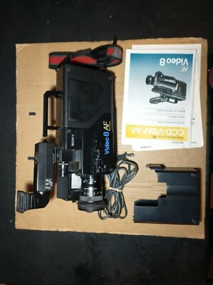 *UNTESTED* SONY CCD-V8AF 8mm Video 8 Video Camera Recorder vintage NO RETURNS - Image 1 of 4