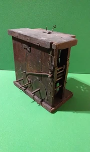 Schwarzwälder Kuckucksuhr federgetriebenes Uhrwerk für Reparatur oder Ersatzteile - Bild 1 von 8