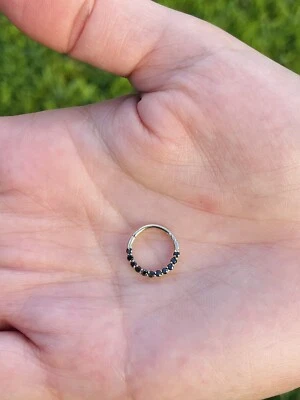 Anillo nariz con bisagras 16G tabique clicker Daith aro con diamantes negros oro 14k Foto 1 de 2