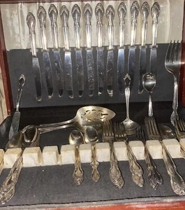 Mondiali ROGERS SET POSATE PLACCATO ARGENTO PER 12. 72 PEZZI - MODELLO "SILVERY MIST" - Foto 1 di 24