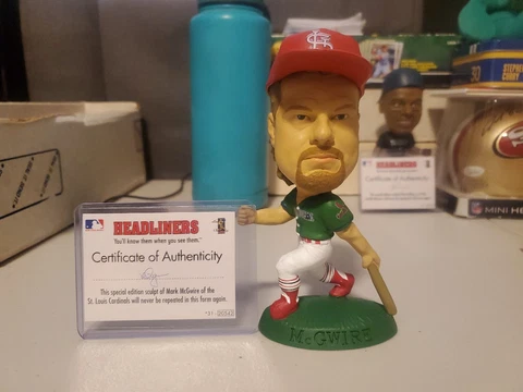 1998 MLB Home Run Headliners XL  Mark McGwire Figurine St Louis Cardinals Cover