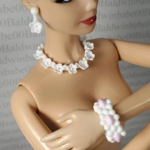 JEWELRY ~ 11.5" PERFECT DAY MOVIE DOLL PLASTIC WHITE NECKLACE BRACELET EARRINGS - Picture 1 of 4