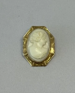 Spilla vittoriana oro 10 kt conchiglia intagliata cammeo cornice incisa vintage antica - Foto 1 di 23