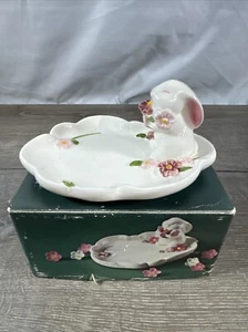 1985 Avon Trinket-Soap Dish Bunny Brazil Hand Painted 3 1/2" Wx5 1/2" Lx3" H - Picture 1 of 6
