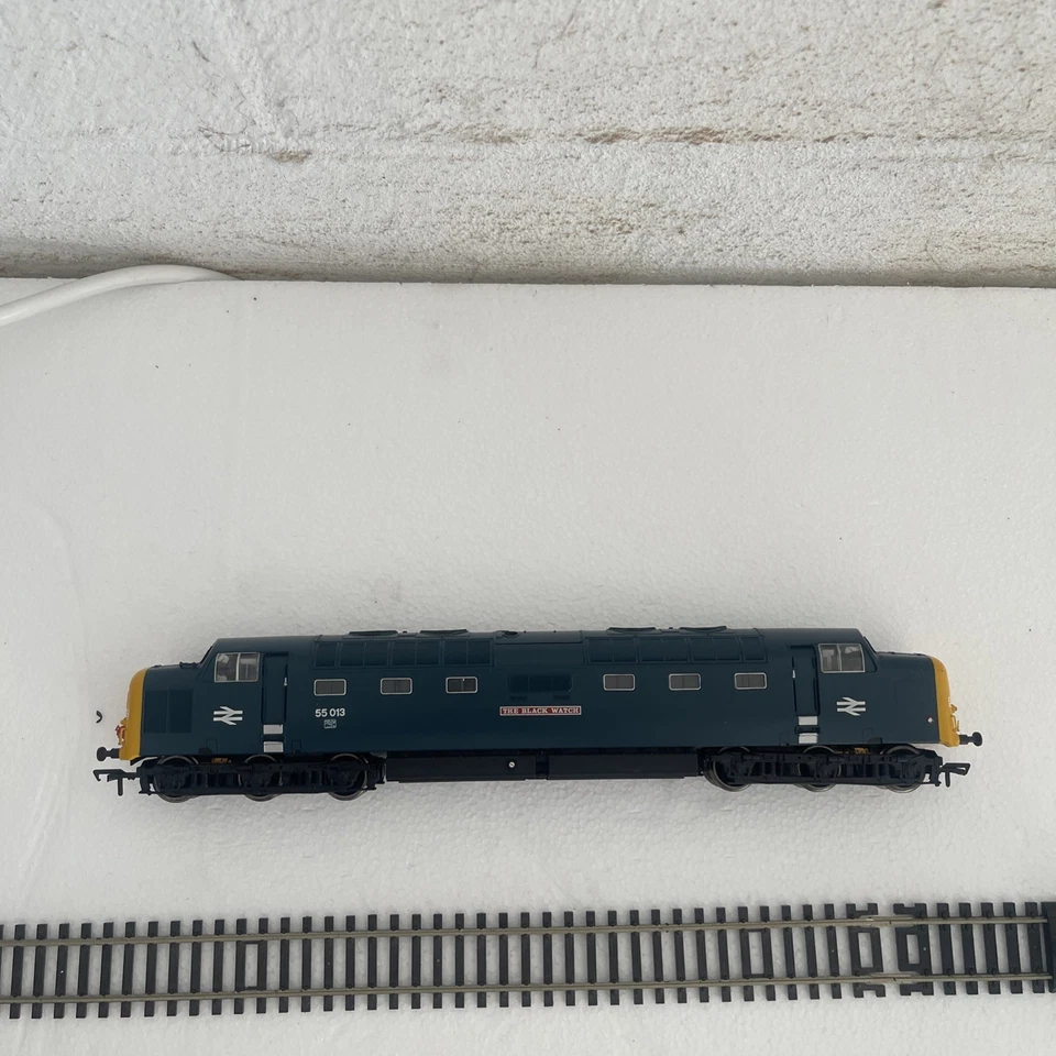 Bachmann Deltic Class 55 “The Black Watch” 32-528 - Image 1 of 3