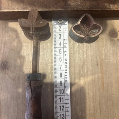 outils anciens Fleuriste .fer a Gaufrer Bronze Et Laiton. Très Rare 19eme Siècle - Photo 1/3