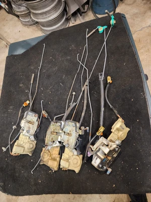 96 97 98 99 00 HONDA CIVIC POWER DOOR LATCH LOCK ACTUATORS W/ MOTORS SET OEM 4DR - Image 1 of 4