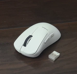 Pulsar Xlite V3 Large Wireless Gaming Mouse (Size 3 / Large) - Afbeelding 1 van 3