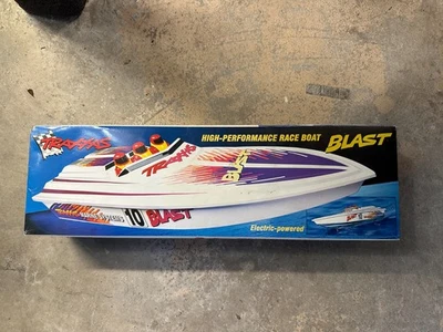 Barco de radiocontrol TRAXXAS Blast modelo 3810 con radio con cargador rápido Dynamite Mega 1 Foto 1 de 4