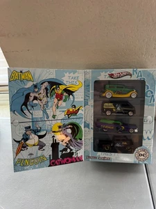 Hot Wheels DC Comics Batman Penguin Cat Woman Real Riders P60 - Picture 1 of 1