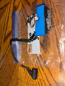 Husqvarna 350 345 346 353 357 359 455 460 Zündspule mit Schrauben OEM - Bild 1 von 2
