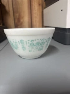 Pyrex Amish Butterprint Small Mixing Bowl 401 1 1/2 Pint Turquoise White Pint US - Picture 1 of 3
