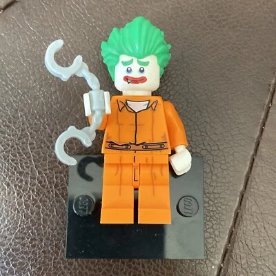 The LEGO Batman Movie Series 1 Minifigure 71017 - Arkham Asylum Joker Complete - Image 1 of 2