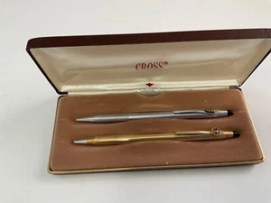 2 bolígrafos Cross Classic Century rellenos de oro y cromo, EE. UU., Lilly Pharm.+? - Imagen 1 de 15