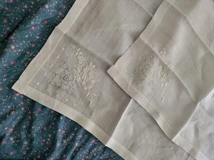 Vtg Ivory 17''x17" Cut Thread Work Floral Embroidered Square Napkins Table Scarf - Picture 1 of 10