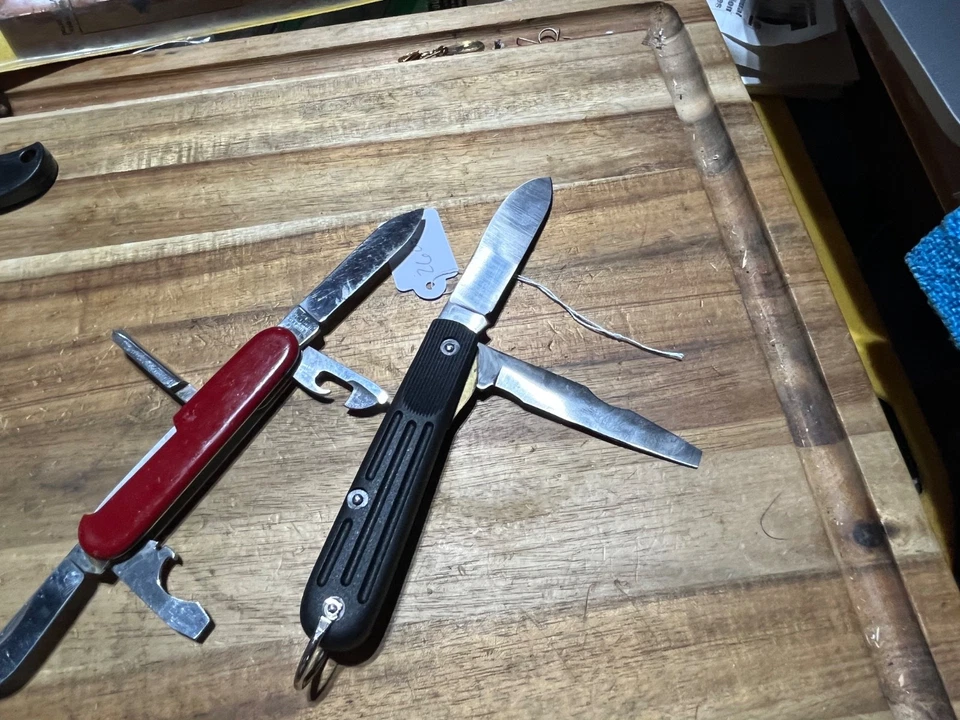 Navaja suiza oficial del ejército suizo y cuchillo imperial (26089) Foto 1 de 4