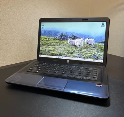 Portátil HP 2000-2B19WM con AMD E-300 1,30 GHZ | 4 GB | DISCO DURO 300 GB Foto 1 de 4