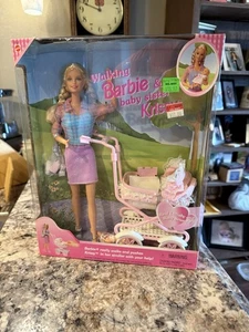 Barbie e Baby sister Krissy 1999 vintage da passeggio bambola e passeggino LEGGI 👇 - Foto 1 di 9