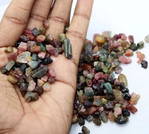 Lote de piedras preciosas de cristal de turmalina natural multicolor certificado pequeño áspero 1550 quilates - Imagen 1 de 8