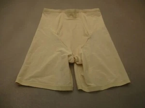NWOT Wacoal Size 2XL Womens Beige Mid Rise Stretch Compression Shaping Shorts 9S - Picture 1 of 5