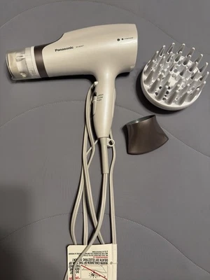 Panasonic Nanoe Salon Haartrockner mit oszillierendem Aufsatz (EH-NA67-W) - Bild 1 von 3