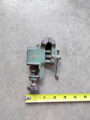 Tornillo de banco vintage de 1-1/2" verde joyero maquinista pequeña abrazadera Foto 1 de 4