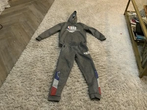NBA Basketball Gray White Blue Red Sweatsuit Size Large - Picture 1 of 4