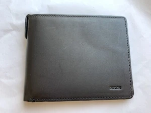 NIXON Black Leather BI-FOLD - Picture 1 of 7