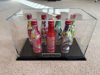 Набор алюминиевых бутылок кока-колы Coca-Cola 2008 Beijing Olympics в витрине - Изображение 1 из 4