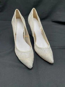 badgley mischka weslee pointed toe studded ivory heels- size 8.5 - Picture 1 of 10