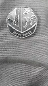 RARE Royal Shield 50p UK Coin dated 2019. Collectible Circulated Coin - Picture 1 of 2