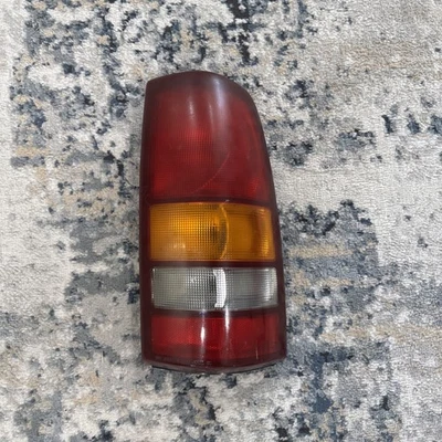 Conjunto de luz trasera derecha Chevrolet Silverado 1500 1999-2002 16524516 Foto 1 de 2