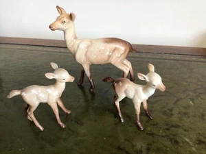 BESWICK DEER AND TWO FAWNS - Picture 1 of 3