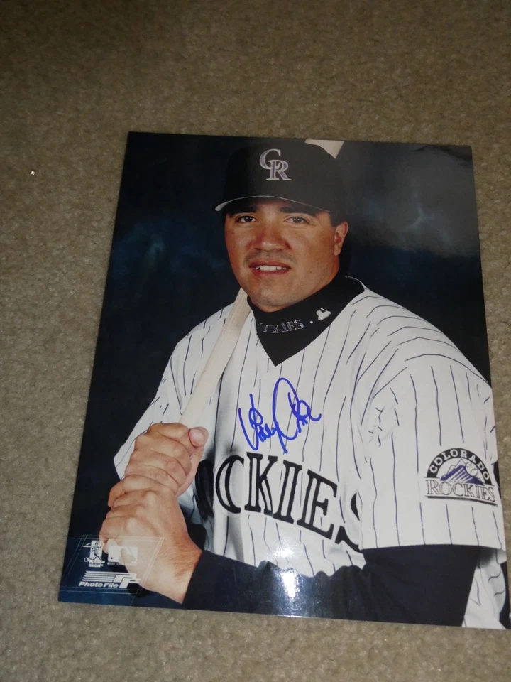 Фотография MLB Rockies Винни Кастильи с автографом 10x8 - Изображение 1 из 1