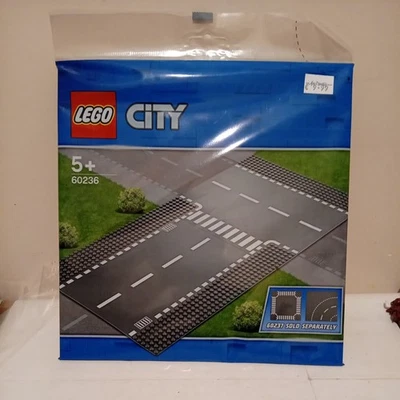 LEGO CITY: Straight and T-junction (60236) - Image 1 of 2