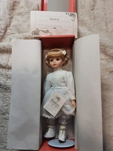 Kristall Eismaschine Bradley's Original Sammlerstück Porzellan Puppe Top Zustand - Bild 1 von 3