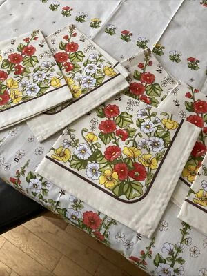 NEW VTG Retro Tablecloth Napkins Set Polyester Cotton. Unused. - Image 1 of 4