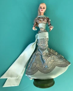 BAMBOLA ARTIST CREATIONS QUERCIA BARBIE ARTIST DALL'ITALIA - SOFISTICATA - COME NUOVA - Foto 1 di 13